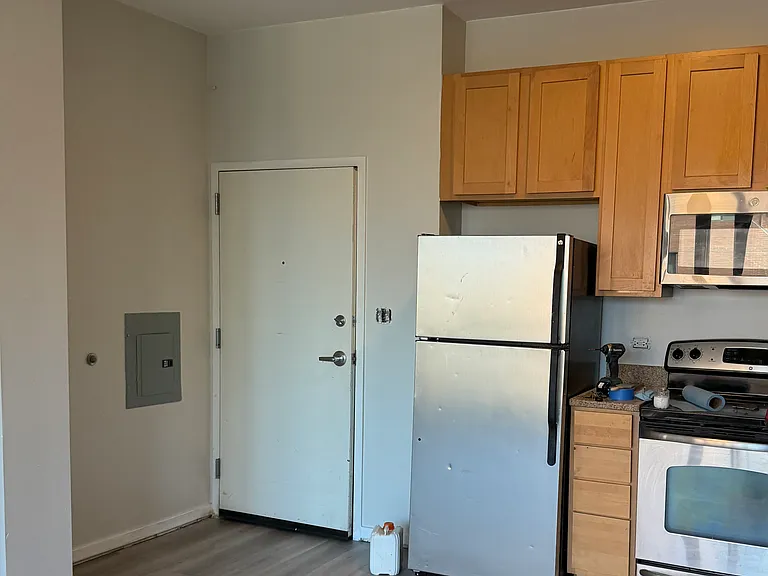 1 E 8th St #406 — Photo 5