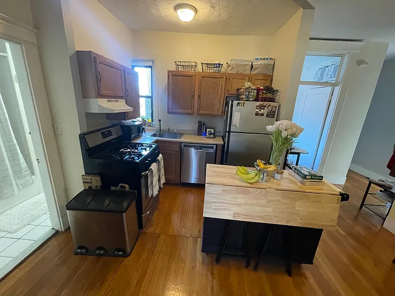 1286-1320 Comm units — Photo 16
