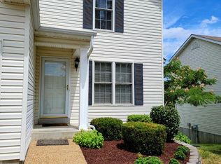 576 Donna Marie Dr, Wentzville, MO 63385