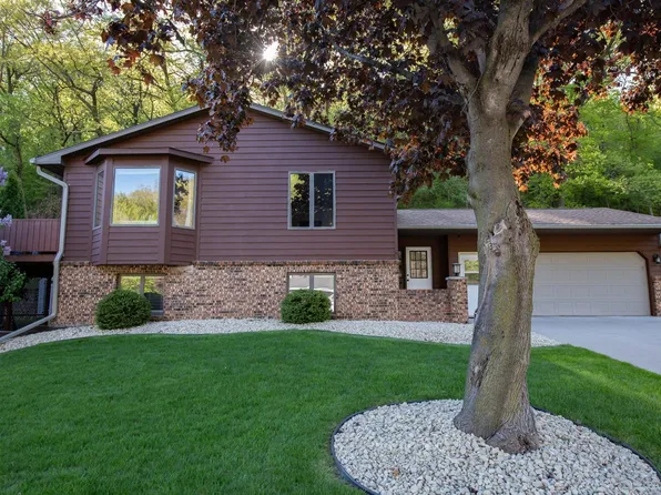 389 Knopp Valley Dr, Winona, MN 55987