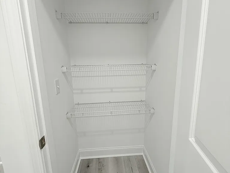 861 Maxine Ct #4B — Photo 24