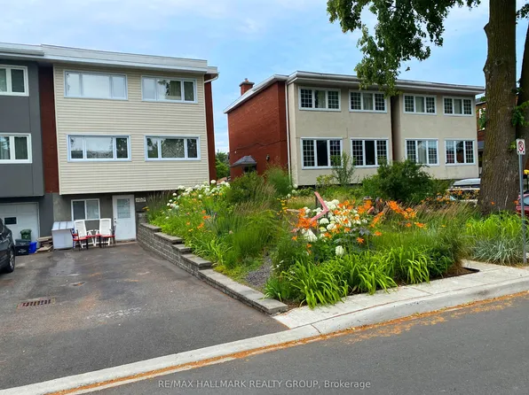 668 Morin St #B, Ottawa, ON K1K 3G9