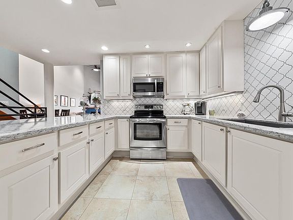 5th image of 429 Padre Blvd #38B
