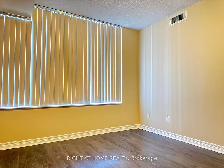 310 Burnhamthorpe Rd W #2101 — Photo 24