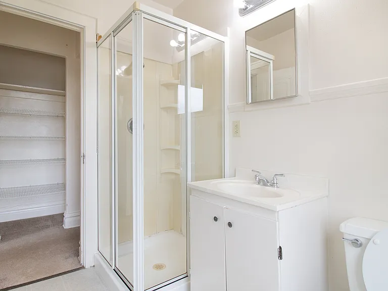2210 W 5th St #3 — Photo 9