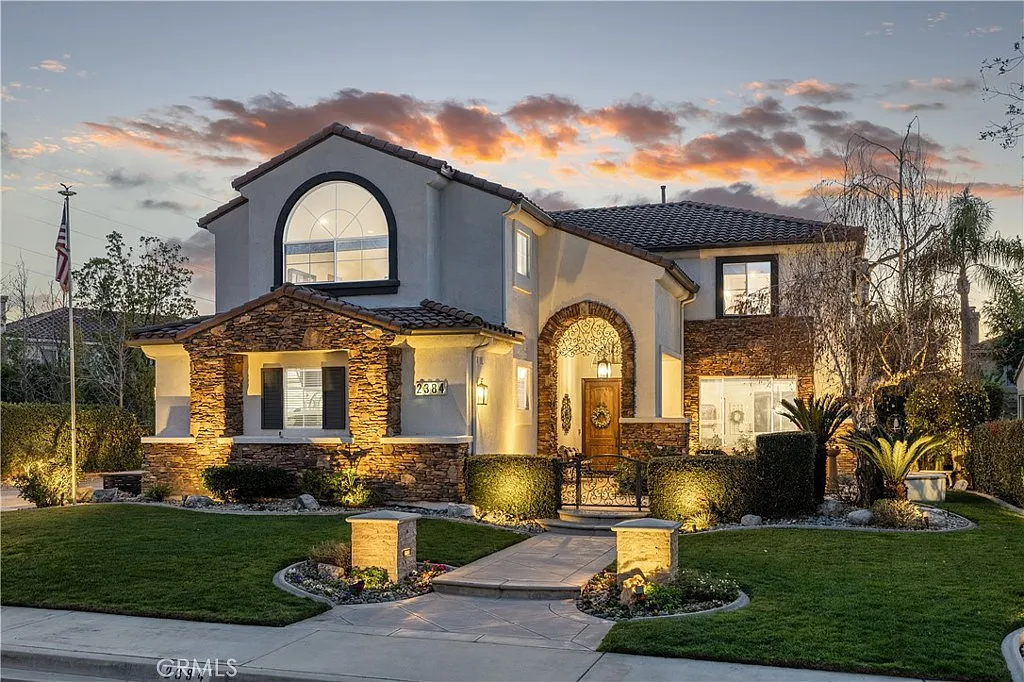 5 bed, 3412 sqft, $6,800 — Photo 1