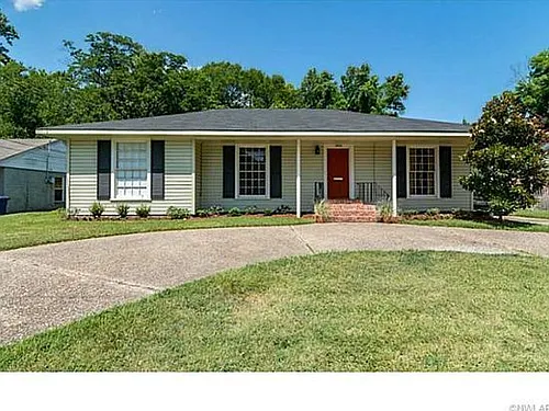 3624 Gilbert Dr Photo 1