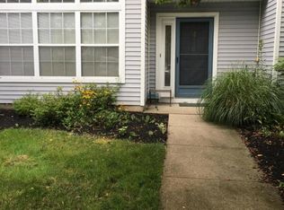 416 Hampton Ct, Manalapan, NJ 07726