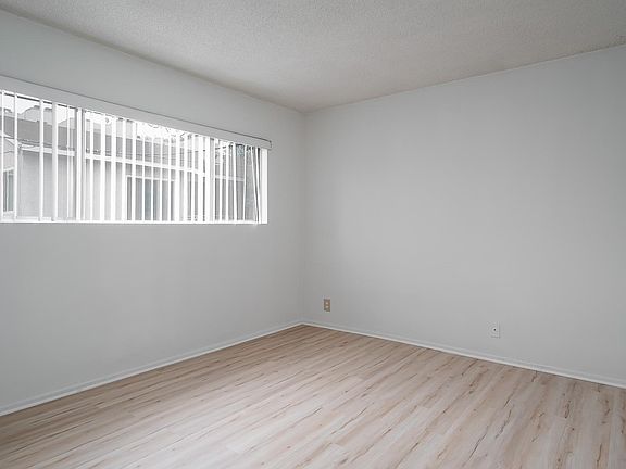 4th image of 11511 Ohio Ave APT 4