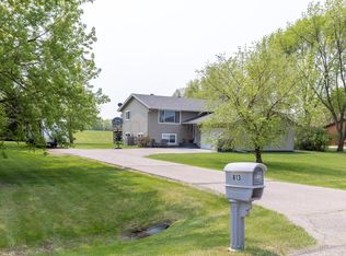 813 62nd Ave N, Moorhead, MN 56560