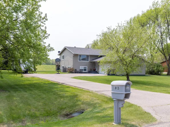 813 62nd Ave N, Moorhead, MN 56560