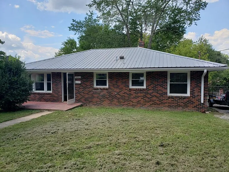 866 Rankin St — Photo 1