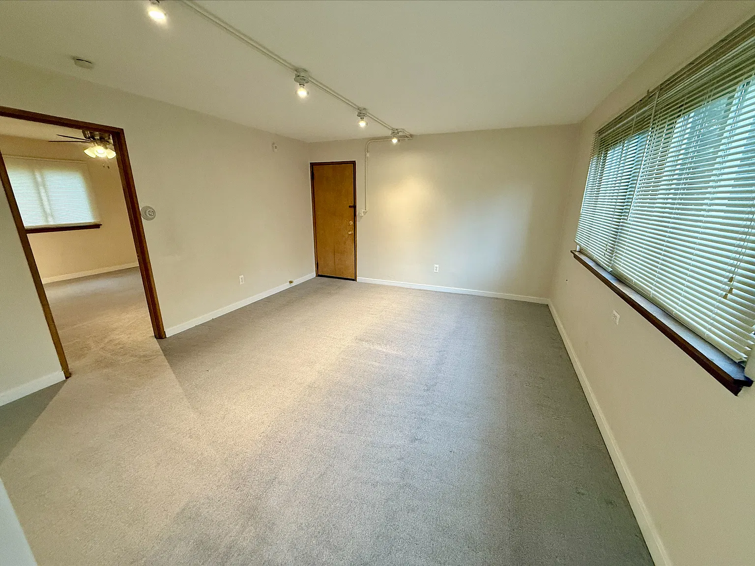 1 bed, 795 sqft, $945 — Photo 2