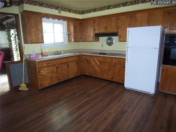 5th image of 2512 W 8th St
