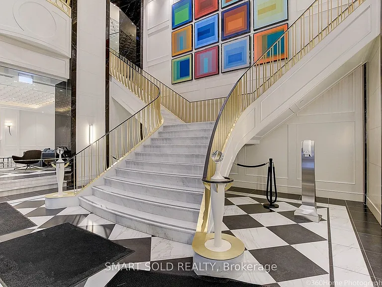 955 Bay St #607 — Photo 2