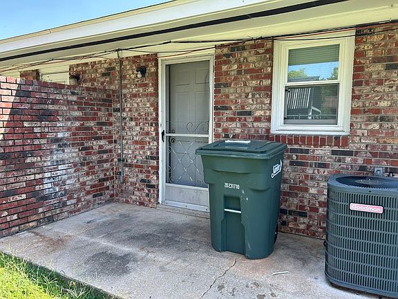 4th image of 326 W Hampton Ave #2758193D9