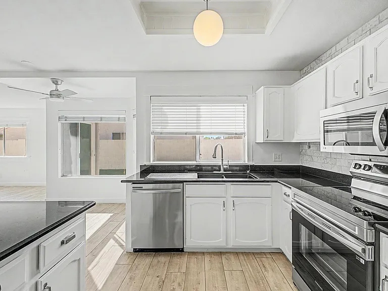 1006 S Tiago Dr — Photo 15