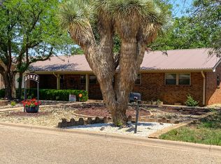 2504 S Farwell Ave, Littlefield, TX 79339