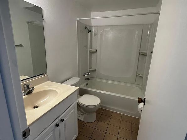 206 S M 13 APT 2