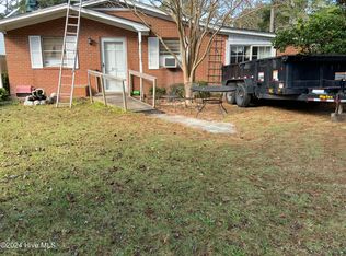 211 NE 60th St, Oak Island, NC 28465