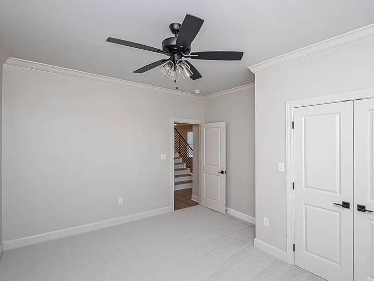 404 Gardens Ln — Photo 9