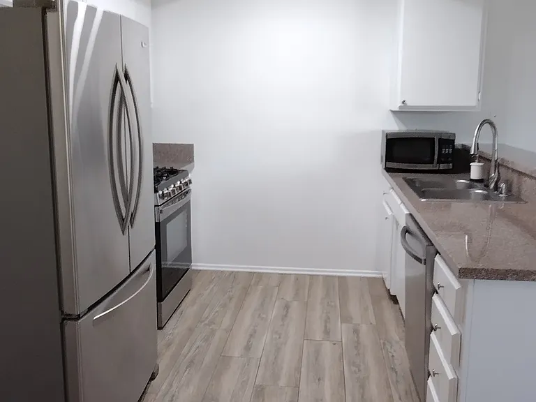 790 Juanita Ave #B — Photo 7