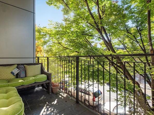 727 Dean St APT 2F, Brooklyn, NY 11238