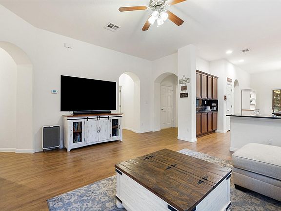 3rd image of 2532 Winchell Ln