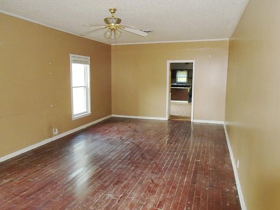 3rd image of 406 Walnut St