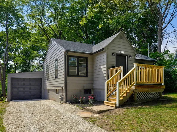 2112 E 23rd St, Des Moines, IA 50317