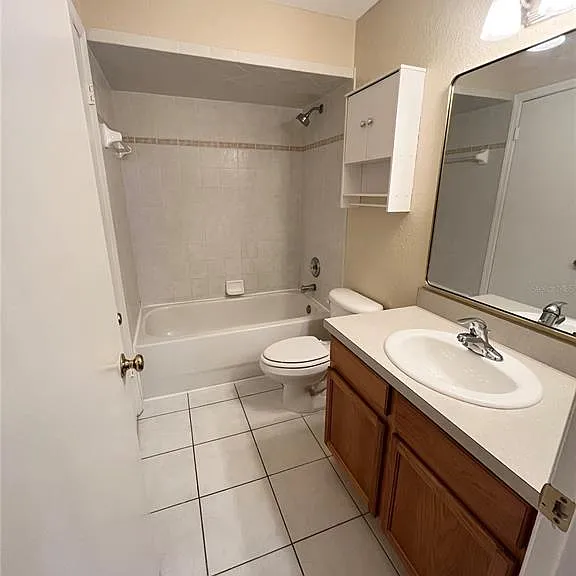 37240 Embassy Park Ln — Photo 4