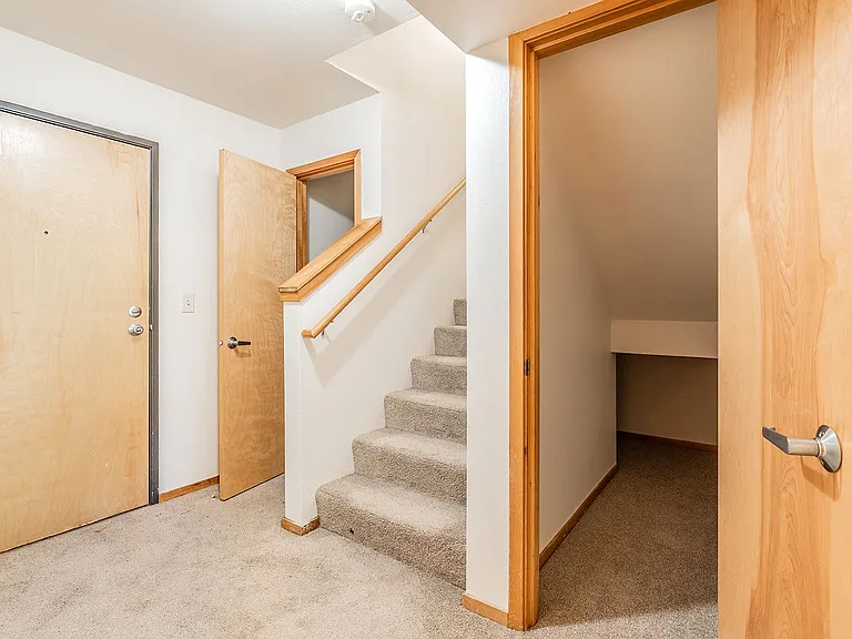 INCOME RESTRICTED Affordable Apartments in Hazelwood! — Photo 29