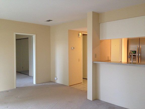 4th image of 353 E Via Escuela Unit 221