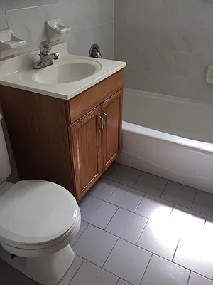 Rented by Metroline Realty | media 11