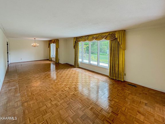 4th image of 7231 NW Wellswood Ln