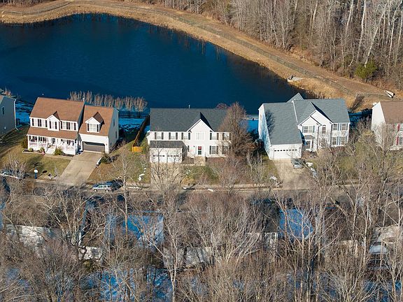 4th image of 2711 Francis Ct