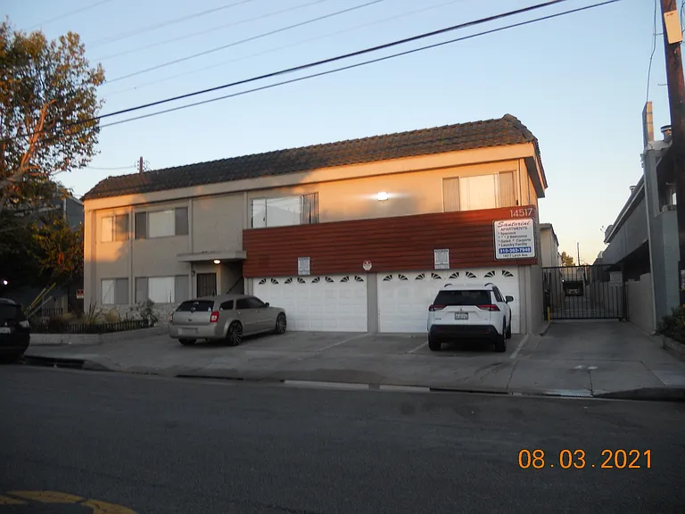 14517 Larch Ave #17 — Photo 7
