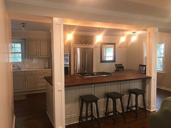 3rd image of 6707 Summerlin Pl