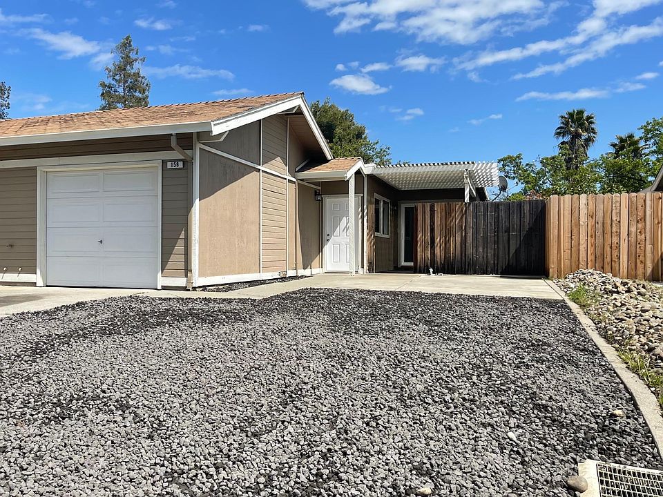 1st image of 158 Woodbury Cir