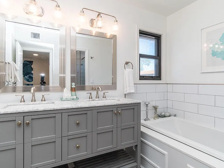 1460 N La Rosa Dr — Photo 4