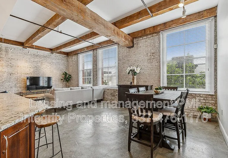 825 Lafayette St #4 — Photo 12
