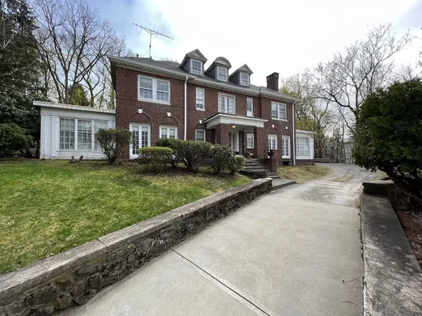 450 Commonwealth Ave, Newton, MA 02459