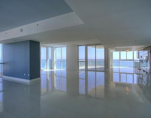 5th image of 50 S Pointe Dr 3301