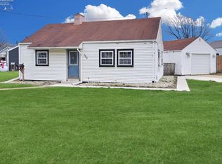 100 Pfeiffer Ave, Clyde, OH 43410