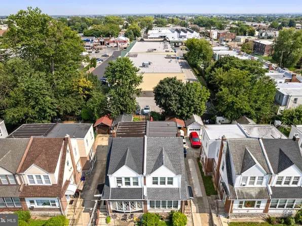 6813 Oakley St, Philadelphia, PA 19111