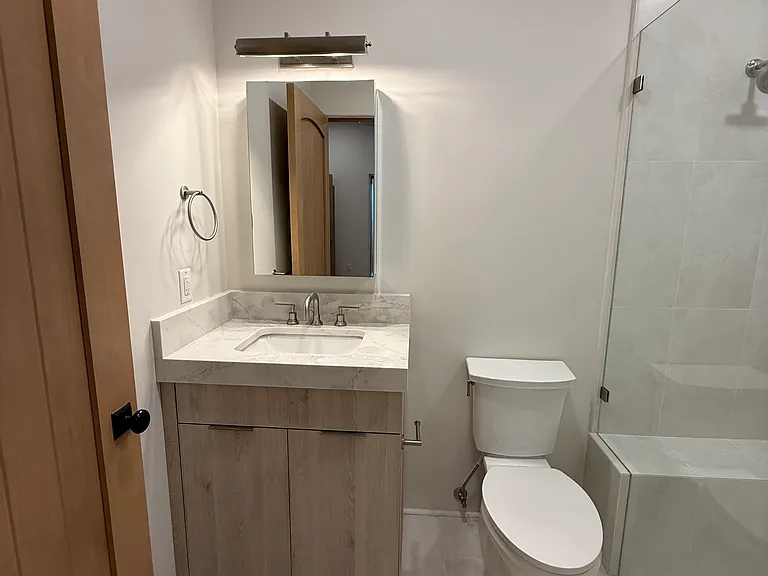 301 W Comstock Ave #2 — Photo 17