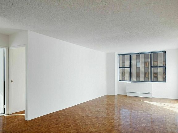 4th image of 211 W 56th St APT 9D