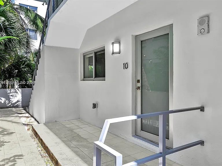 940 Michigan Ave #10 — Photo 22