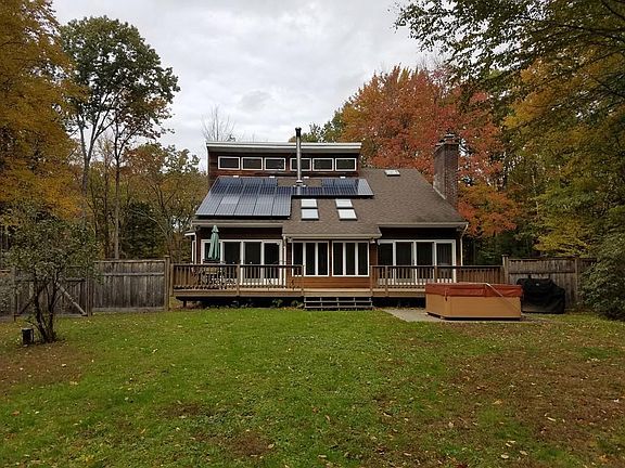 3rd image of 82 Laurel Hill Rd