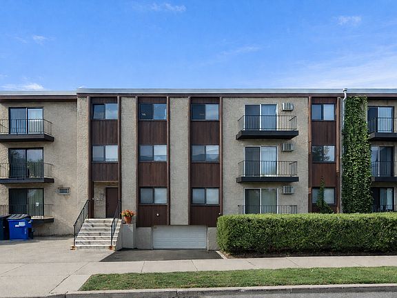 2nd image of 1004 7th St SE APT 301